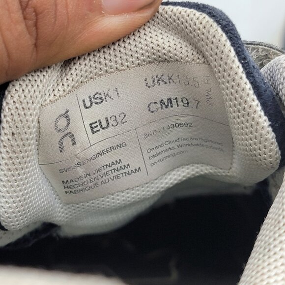 On Cloud Cloudplay Kids 1K Blue Athletic Sneakers School Casual Walking Out - Picture 7 of 13